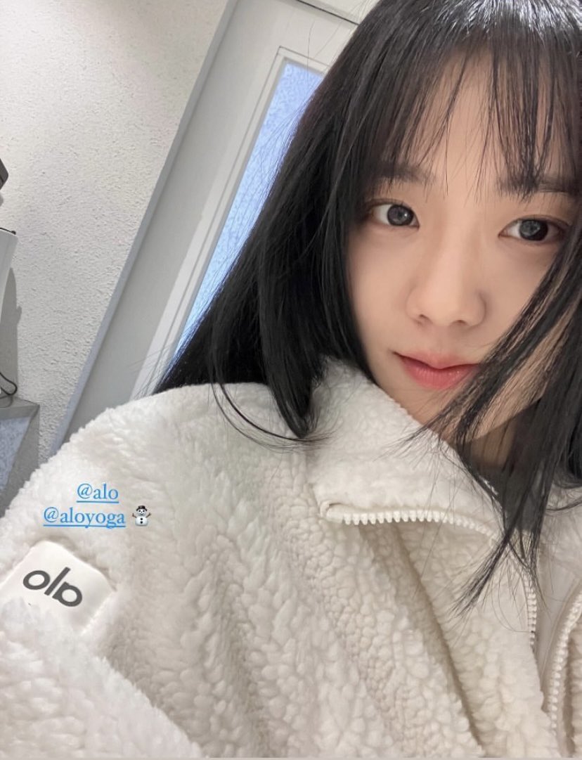 Jungkook x Jisoo
Few tweets AU

— Pinky Pinka

Cw // harsh words, mention LGBT, and sex 
18+

©Minsunjita_