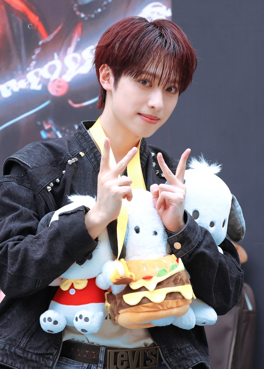 Cc0114_'s tweet photo. 지석아 생일축하해
오늘 하루만큼은 세상에서 제일 행복한 사람이 되길🩷

#온_세상이_사랑할_가온
#GlowingStarGaonDay https://t.co/f7t6bgNdif