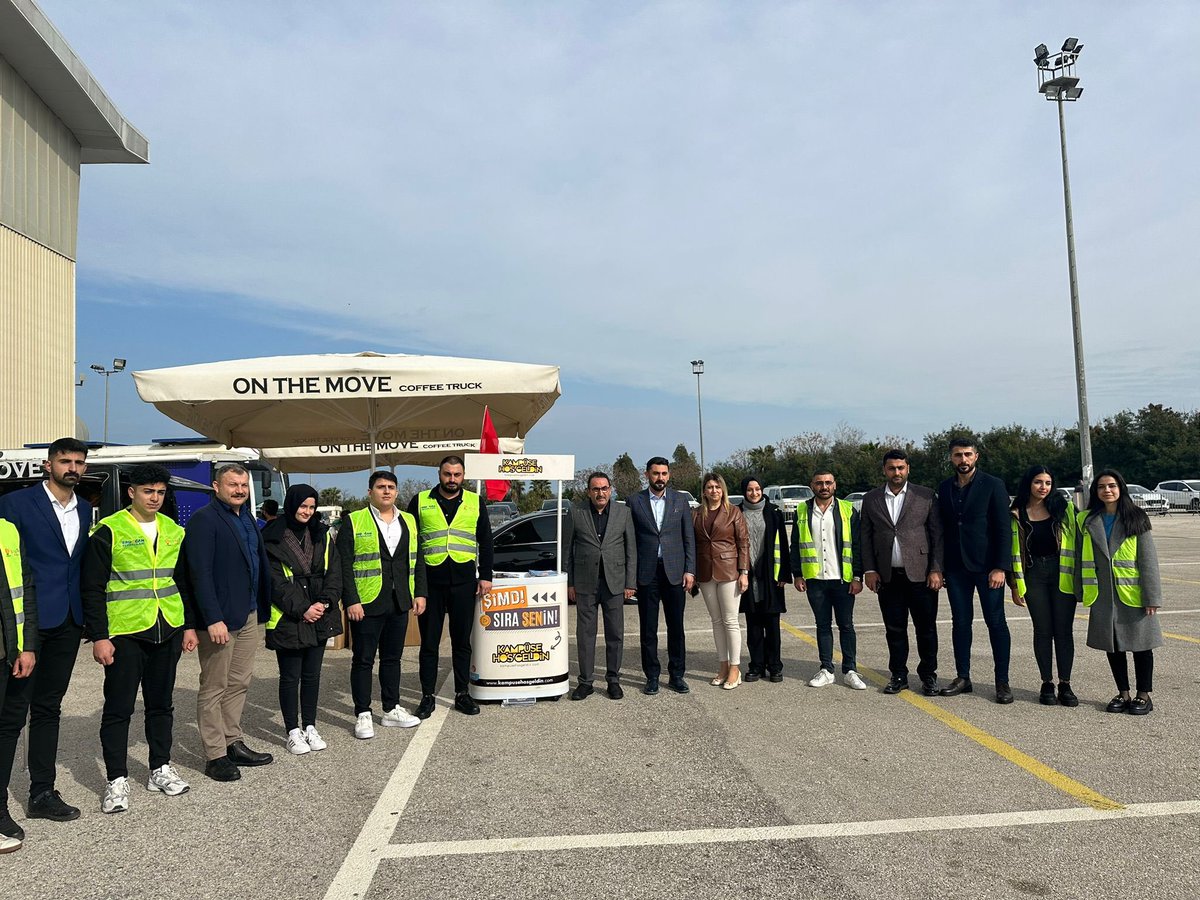 adanaakgenclik's tweet photo. 📍 TÜYAP Fuar Alanı

Bu yıl Adanamızda 16. Düzenlenen Çukurova Kitap Fuarımızda Gençlik Kolları ve ÜniAK teşkilatımız ile birlikte yerimizi aldık. Standımızı ziyaret eden genç kardeşlerimize hediyelerimizi takdim ettik. 

Standımızı ziyaret ederek bizleri onurlandıran Adana Milletvekilimiz Sn. @abdullahdogru01 ‘ya teşekkür ederiz.