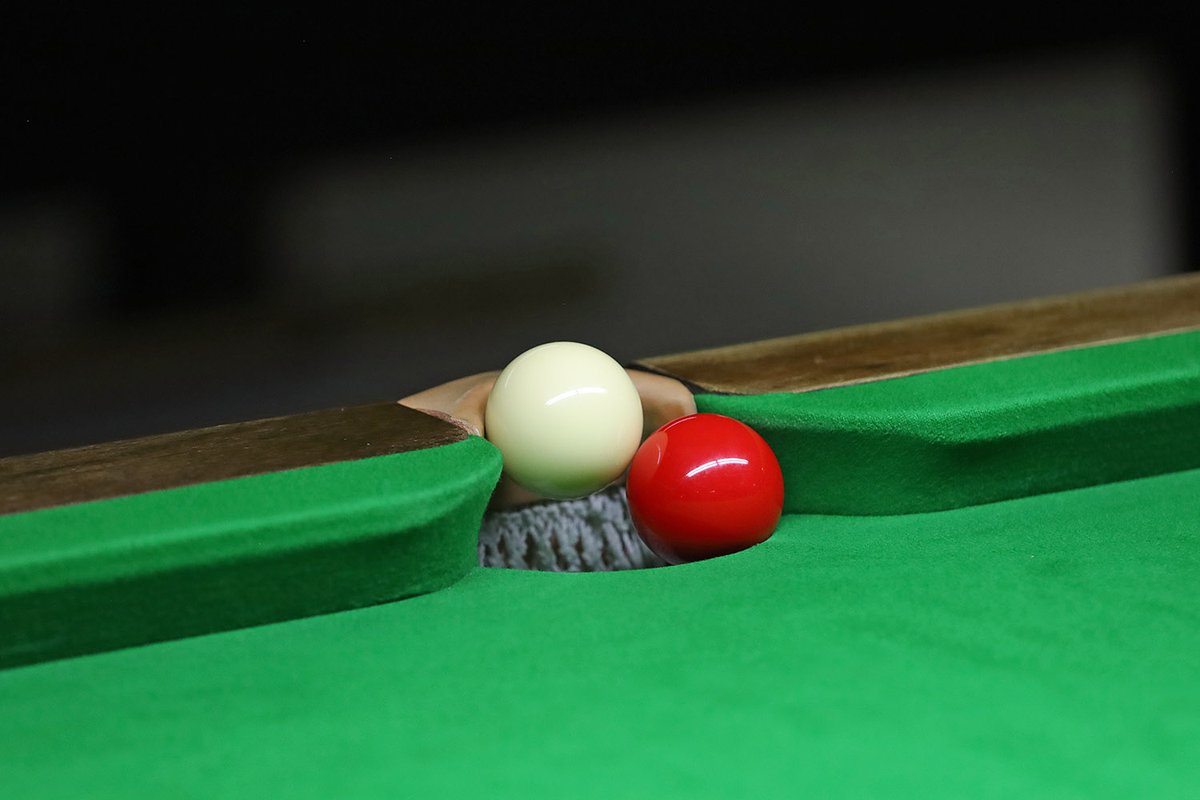 Of all the places, in all the world... the cueball finishes there! 🤯

This happened yesterday during a match at the <a href="/WDBSofficial/">World Disability Billiards and Snooker</a> British Open - an attempted pot on the red to the middle pocket resulted in the cue ball jumping over.

Have you ever seen anything like it?!