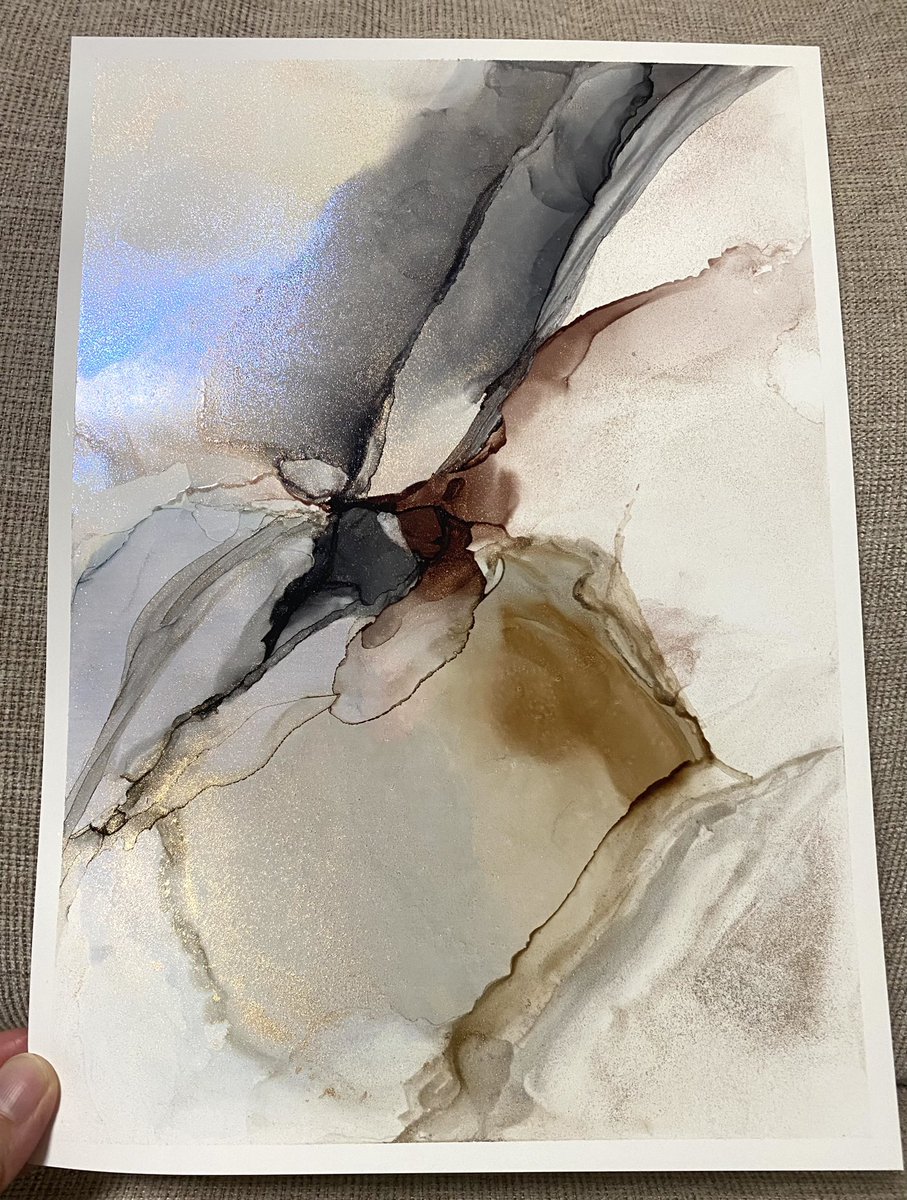 lien_confiance's tweet photo. 『プラチナサンムーンストーン』/
天然石シリーズ

プラチナルチルにサンストーンとムーンストーンが同居するプラチナサンムーン
優しい発光とサンストーンならではのキラキラ感をアルコールインクアートで。

#天然石
#プラチナサンムーン
#アルコールインクアート https://t.co/G3AlxZiYB5