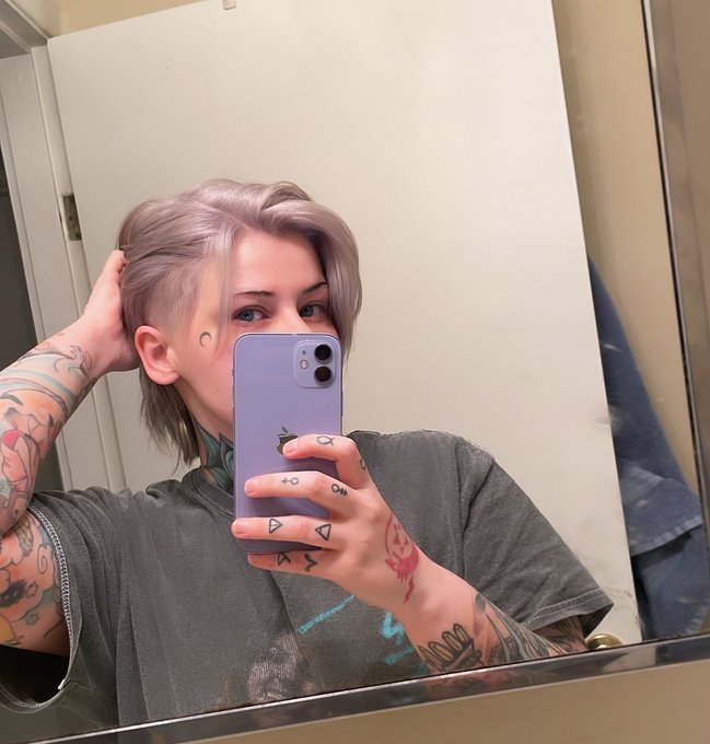 the ritual has been completed 😏 https://t.co/b8yDaikqDs<a href="/tag/newprofilepic"class="tags"><span>#newprofilepic</span></a>