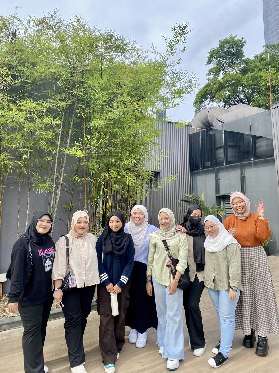 is_finaaa's tweet photo. i was alone there actually and they invited me in 🥺🩷  @nisxhae @fluffyssuk @pjwscg @jwonab @JHosunshineee @atirahnrmi https://t.co/RhqUj3hWTg
