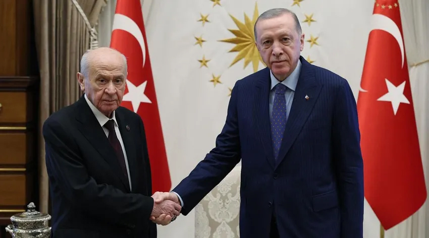 gazete_yeni's tweet photo. Erdoğan Bahçeli ve Akşener görüştü!
https://t.co/qoDf0d0otm
#Yenibirgazete #sametaslan #BORSA #zuelfuelivaneli #EpsteinClientList #MuratKurumNerede #SONDAKIKA #YaliCapkini# Yenibirgazete #sametaslan #BORSA #zuelfuelivaneli #EpsteinClientList #Kedi https://t.co/XkSxB15AEq