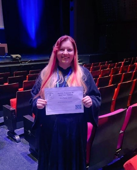 AFCG_asso's tweet photo. Anna Serova-Erard, #ConseillèreEnGénétique à Clermont-Ferrand, a reçu un prix décerné par la SFGH, pour son travail intitulé "Combinaisons génotypiques du complexe majeur d'histocompatibilité differentiellement associés à la sclérose en plaque". Un grand bravo également 👏🏻 https://t.co/QA1Ah2XED7