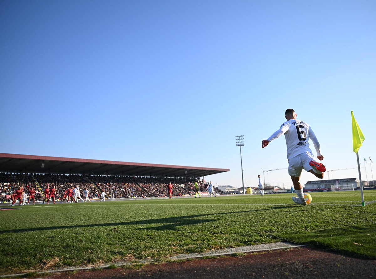 Palermofficial's tweet photo. Alla fine del primo tempo si va negli spogliatoi sul punteggio di 1-0
π² #siamoaquile π¦
#CitPal https://t.co/NMYIMbuVAI