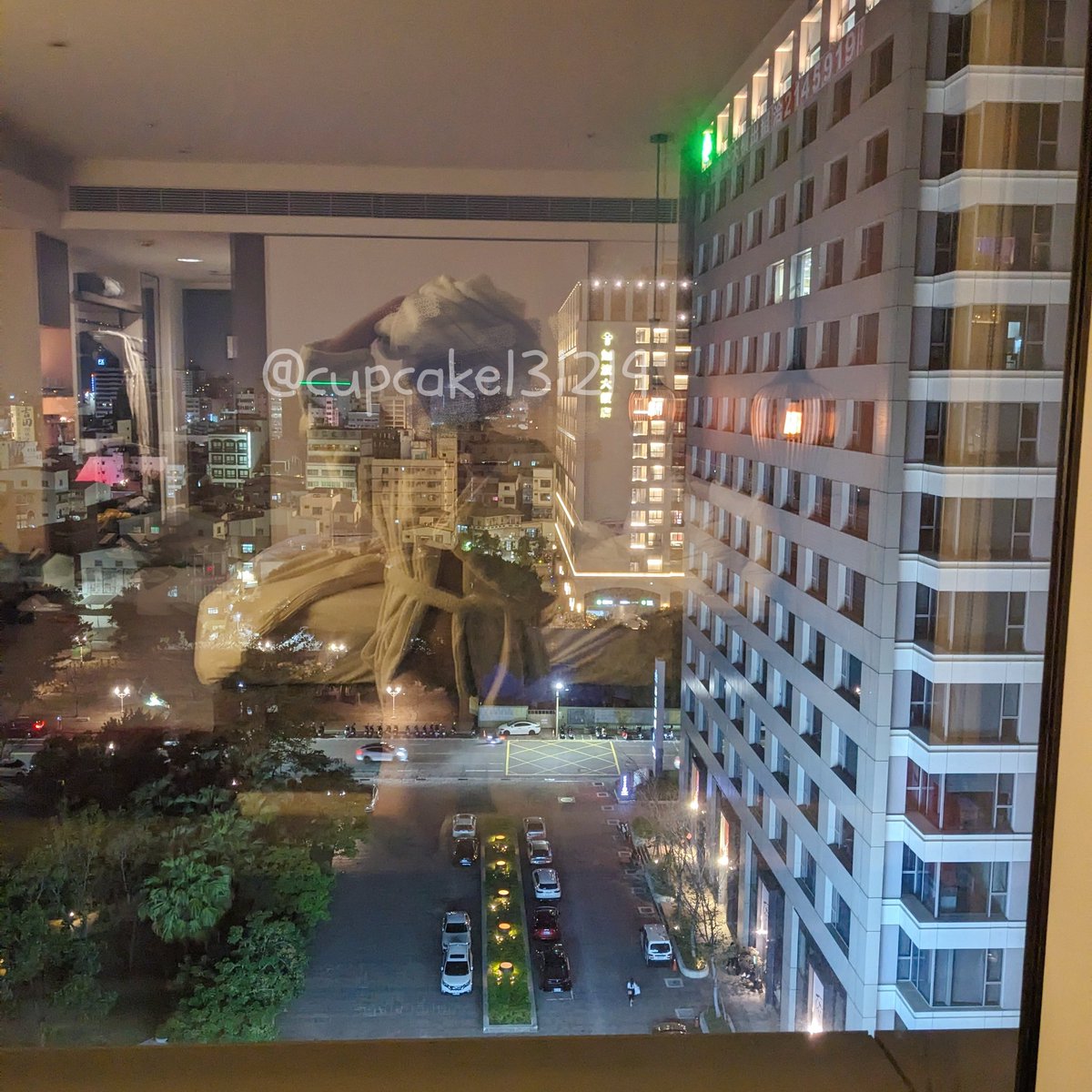 cupcake131219's tweet photo. 看完開票，換看台南夜景😏 https://t.co/xnmRuipXWI