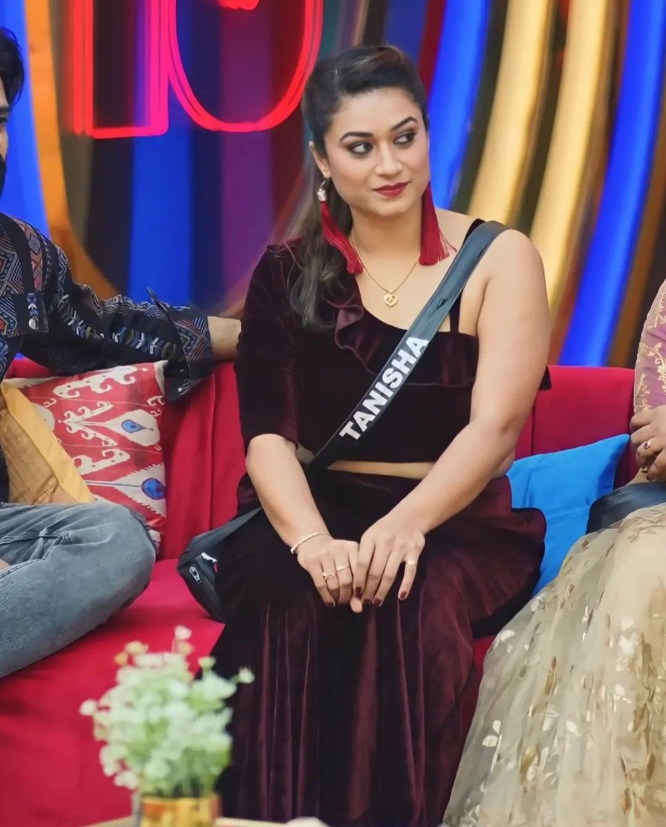 TanishaFan1's tweet photo. Cuteness overloaded🥰🥰
#beauty #ladyboss 
WE SUPPORT BENKI TANISHA 
#Tanisha #tanishakuppanda #benki #bbk10 #wesupportbenkitanisha https://t.co/gVTgruF9RJ