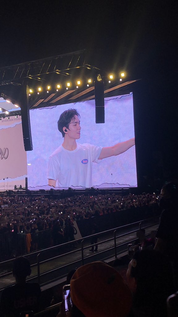 nihonggyu's tweet photo. Vernon looking at us carats while we sing seungkwan a happy birthday 🥹 https://t.co/nthJB5vrnF
