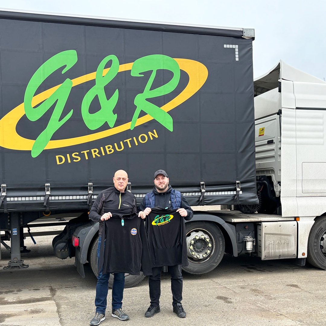 FC Phipps are proud to announce our new Training Top Sponsor G&amp;R Distribution 🔵 #upthephipps 

#newsponsor #training #football #northampton