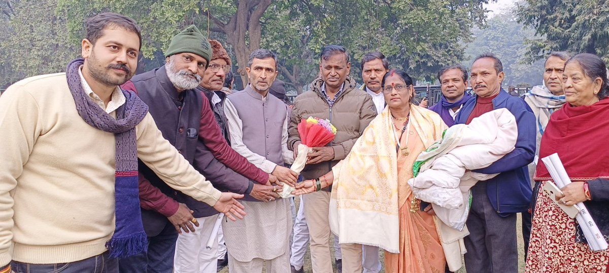 आज EVM के विरोध में 5वीं बड़ी बैठक नार्थ एवेन्यू, न दिल्ली  में हुई और फ़ैसला लिया गया कि ईवीएम हटाओ मोर्चा इंडिया गठबंधन के नेतायों का घेराव करेगा।सुप्रीम कोर्ट पहले ही EVM के पक्ष में निर्णय दे चुका है। चुनाव आयोग बीजेपी के साथ है।EVM का विरोध वर्षों से छिटमुट स्तर पर हो रहा है