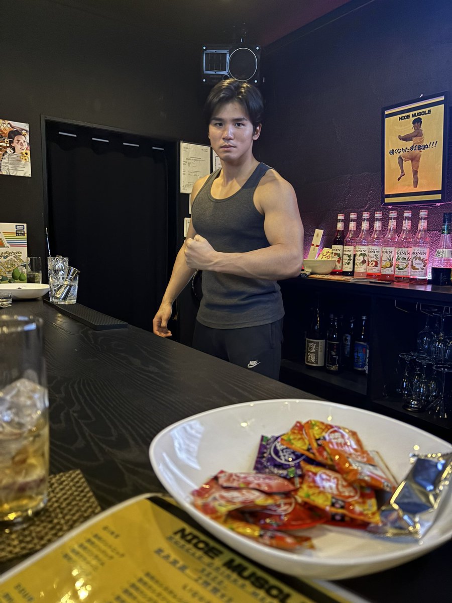 VZER_BEAT_HIROK's tweet photo. ようやく来れた!!
#NICEMUSCLE
#ハラダリョウタ
#ナイスマッソー
#待ち受けにすると運気が上がるらしい https://t.co/LSu2yJ6W5v