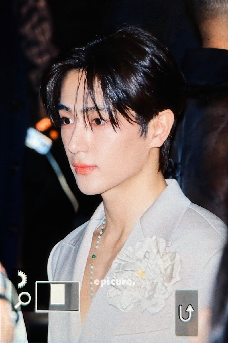 epicure913's tweet photo. 240113 #현재 #이재현 #HYUNJAE 

#DGFW24xHYUNJAE #DGFW24 
@dolcegabbana https://t.co/62fybvo5IO