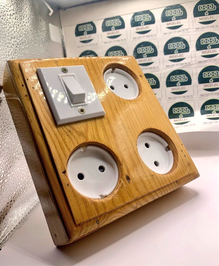 Malik_Guisse's tweet photo. Découvrez nos multiprises en bois de nouveau disponibles à la commande avec une large gamme de services et de matériels dont vous aurez besoin pour vos travaux chez @MGELECT !  🌟🔌🏡
#keurguilink
3 port + interrupteur a 6.000f

+221 77 339 76 72 https://t.co/hn2WITqBQz