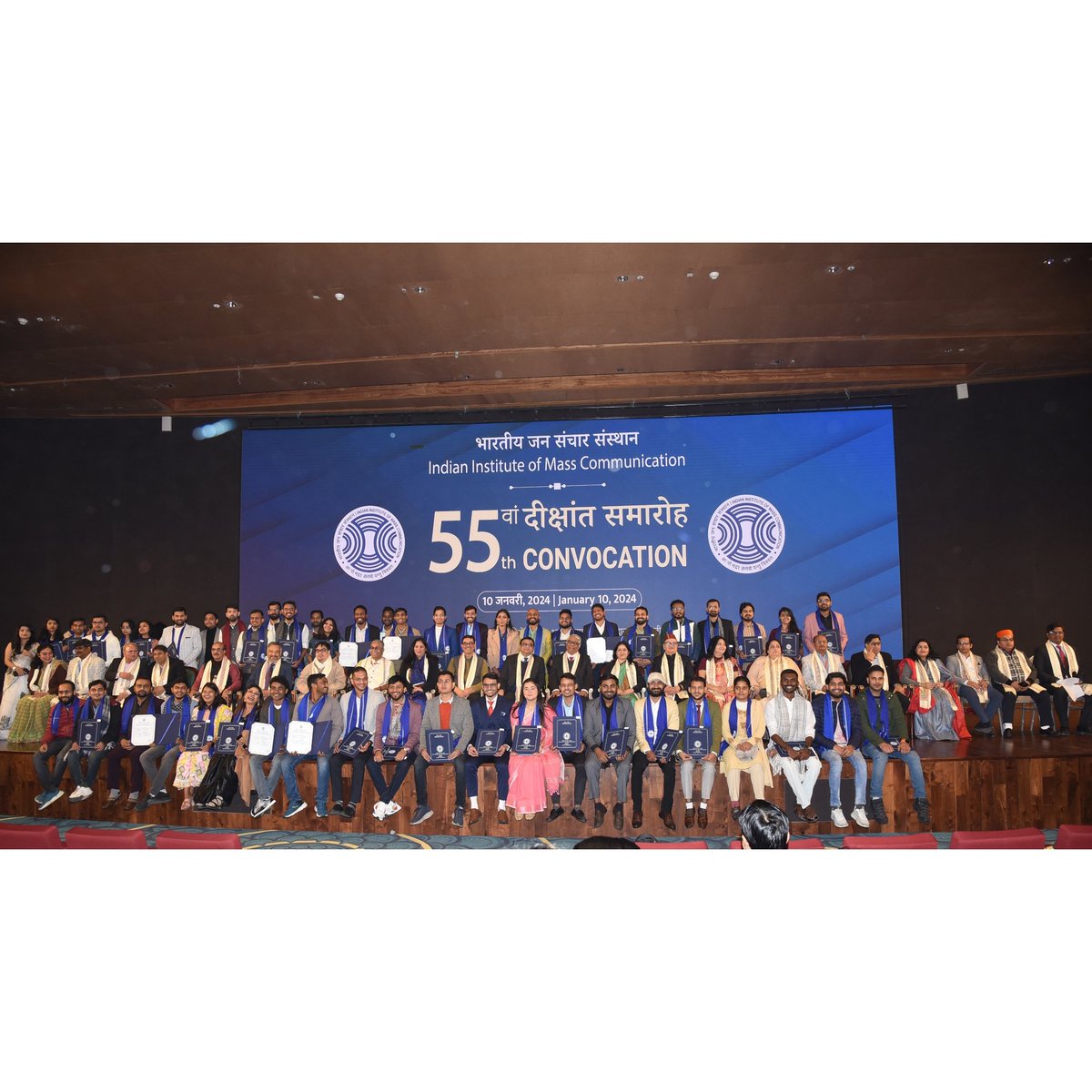 sshakti579's tweet photo. मिथक जब सच होते हैं तो,
ठीक इतने ही खूबसूरत होते हैं
55𝒕𝒉 𝑪𝒐𝒏𝒗𝒐𝒄𝒂𝒕𝒊𝒐𝒏 𝒄𝒆𝒓𝒆𝒎𝒐𝒏𝒚 𝒐𝒇 𝑰𝑰𝑴𝑪 🎓
#IIMC #iimcconvocation https://t.co/C7b3EVeSBb