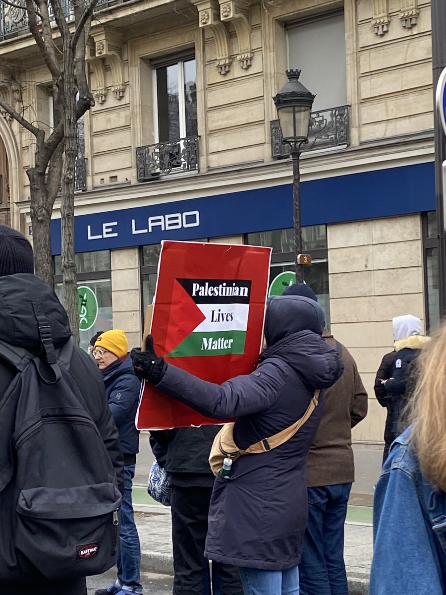 dib_saliha's tweet photo. Samedi 13 janvier 2024 Paris pour la paix #gaza #palestine #paris #cessezlefeu #justice #childrenright https://t.co/qjvXsnAcL0
