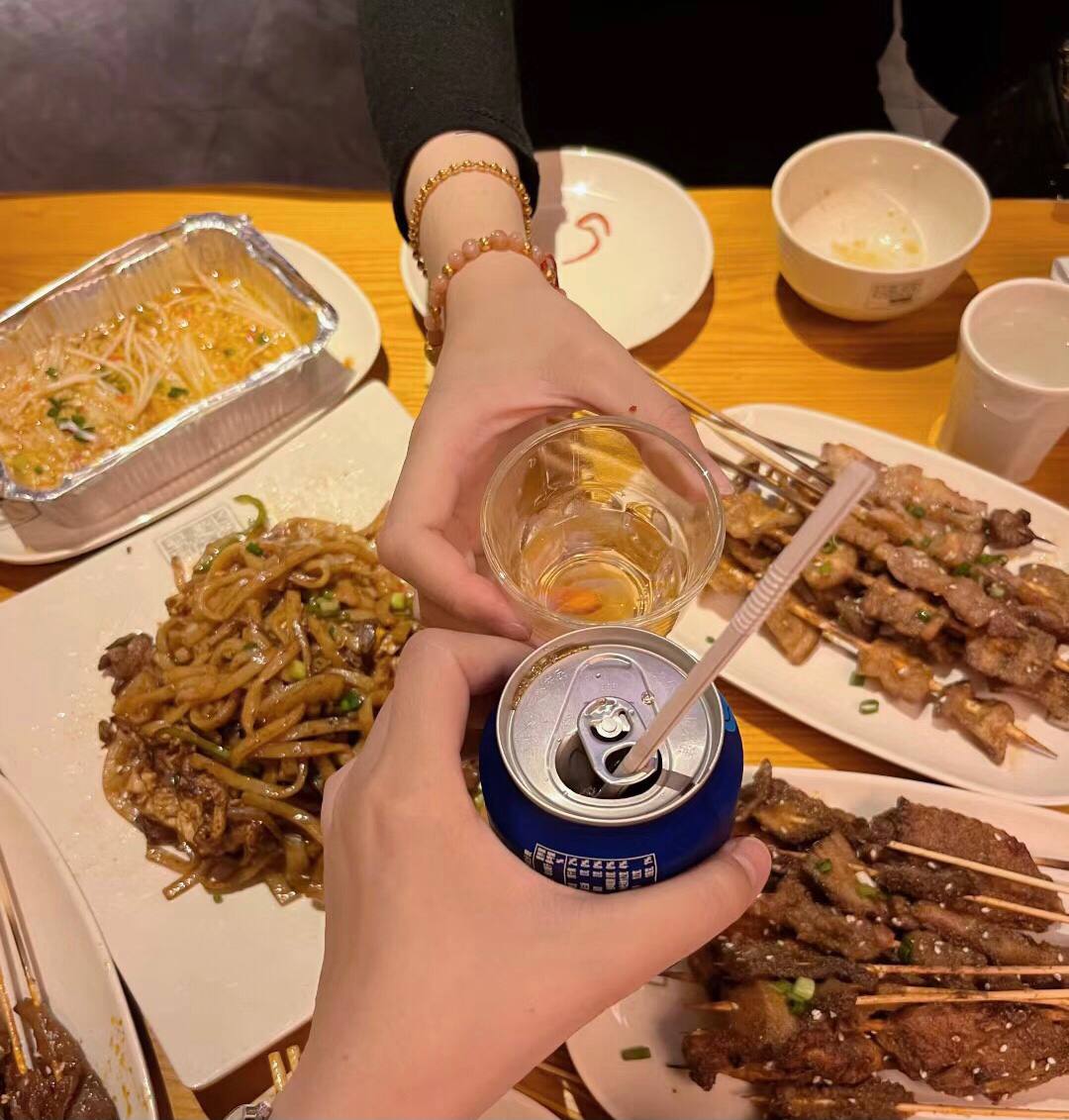 Barbecue is a hot comfort in ordinary life.