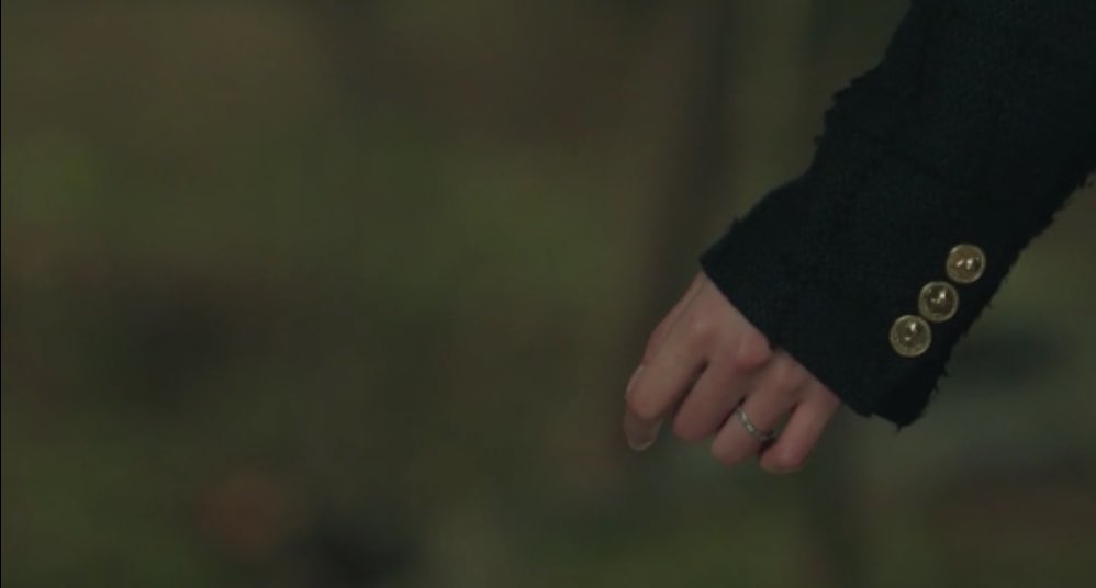 ljscentric's tweet photo. “and just like that my salvation guwon left me”

she kept calling her name but HE REALLY LEFT HER… 😭😭😭😭

#MyDemon #MyDemonEp14 https://t.co/yj6y5uaNLB