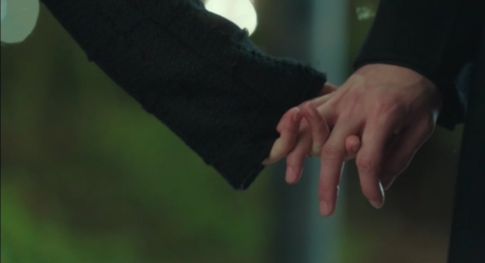 ljscentric's tweet photo. “and just like that my salvation guwon left me”

she kept calling her name but HE REALLY LEFT HER… 😭😭😭😭

#MyDemon #MyDemonEp14 https://t.co/yj6y5uaNLB