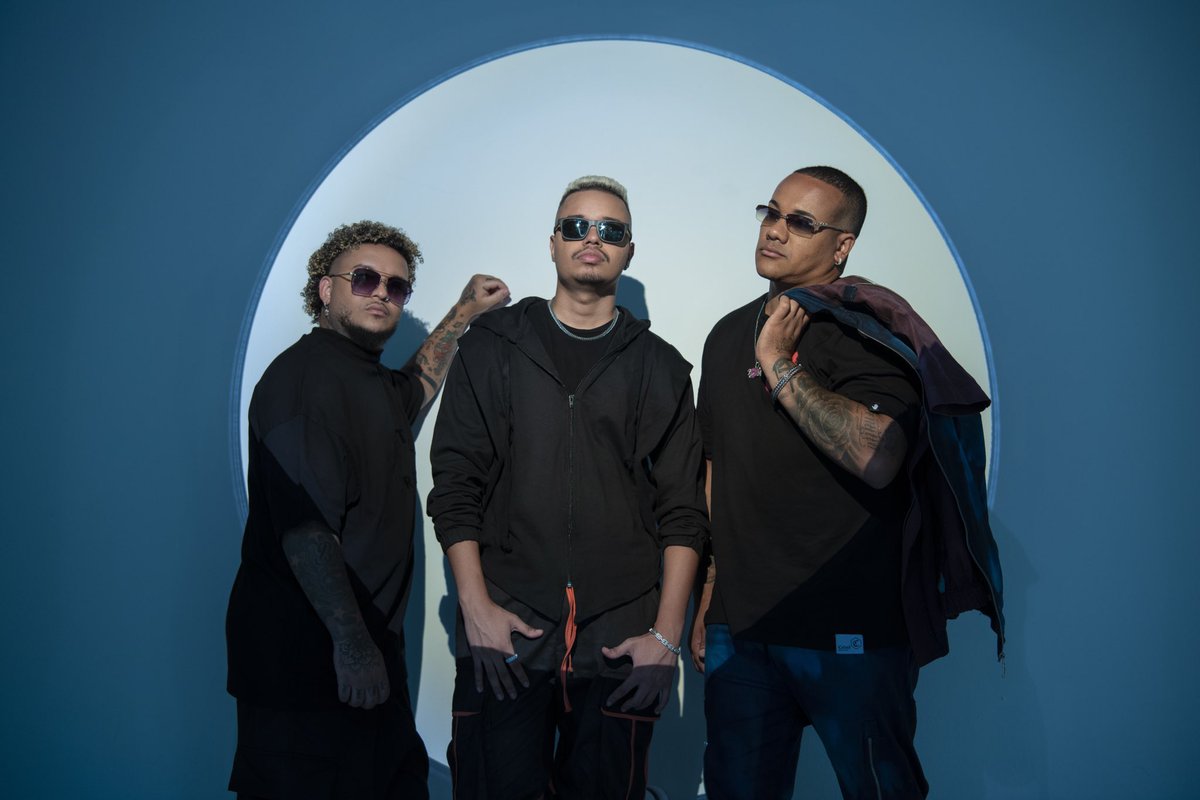 radiofmodia's tweet image. Tem alguém ansioso pro lançamento de “A partir de Agora”, a nova música do #Trilogia? 👀

Enquanto o dia 19/01 não chega, pega só esses cliques #exclusivos da nova formação!📸

Faça o pré-save e concorra a um pocket show: onerpm.link/800194224599 ☑️