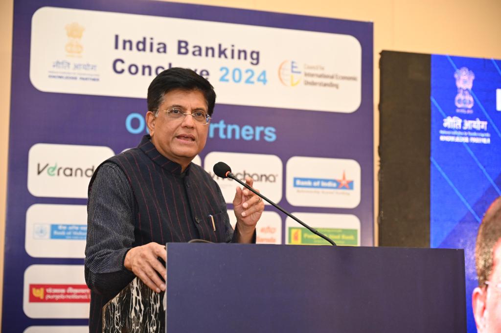 PiyushGoyalOffc's tweet photo. मंत्री @PiyushGoyal ने आज CIEU: India Banking Conclave 2024 को संबोधित किया।

प्रधानमंत्री @NarendraModi जी के नेतृत्व में जिस विकसित भारत यात्रा पर, देश चल पड़ा है, उसमें बैंकिंग सेक्टर का अहम योगदान होने वाला है। आज हर देशवासी इस यात्रा से जुड़ रहा है।

📹 https://t.co/pVw7yJMKkb