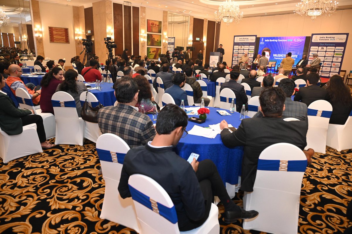 PiyushGoyalOffc's tweet photo. मंत्री @PiyushGoyal ने आज CIEU: India Banking Conclave 2024 को संबोधित किया।

प्रधानमंत्री @NarendraModi जी के नेतृत्व में जिस विकसित भारत यात्रा पर, देश चल पड़ा है, उसमें बैंकिंग सेक्टर का अहम योगदान होने वाला है। आज हर देशवासी इस यात्रा से जुड़ रहा है।

📹 https://t.co/pVw7yJMKkb