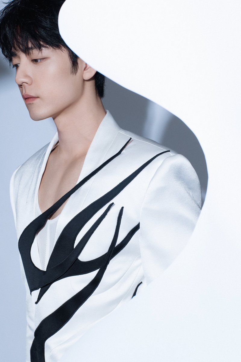 OMGG XIAO ZHAN 😭😭😭😭

XIAO ZHAN WBN GALA 2023
#XiaoZhanWBGala
#XiaoZhanWBNight23