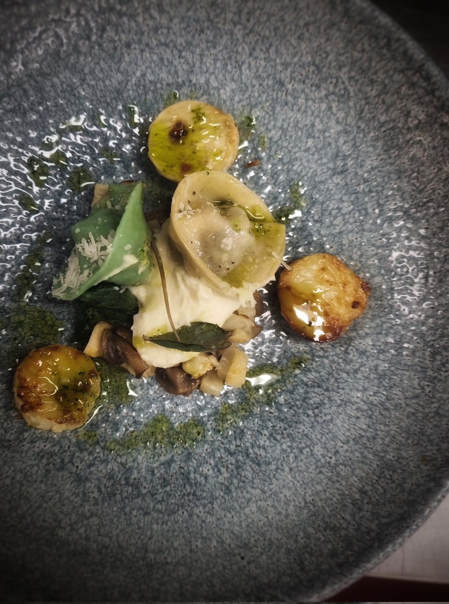 Steve West tweet media