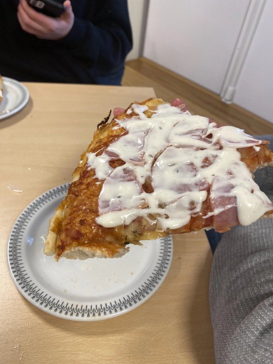 eatinerni's tweet photo. Coated in ranch.. the way the good Lord intended https://t.co/VbU60nH6Ua
