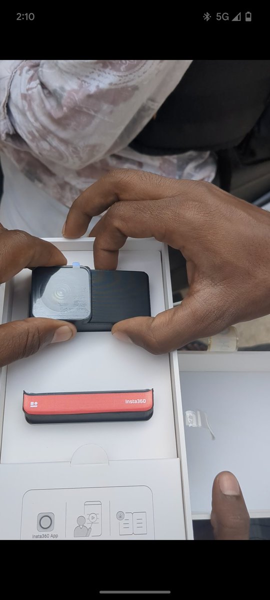 ThamizhanChana2's tweet image. Ordered an Insta 360 camera from Amazon on 4-01-2023 (Order ID: 402-3041143-2701947). Discovered it was incomplete, initiated a replacement, and received a wooden box labeled as the camera today. Urgently seeking resolution. The frustration is real!  #amazonissues #insta360