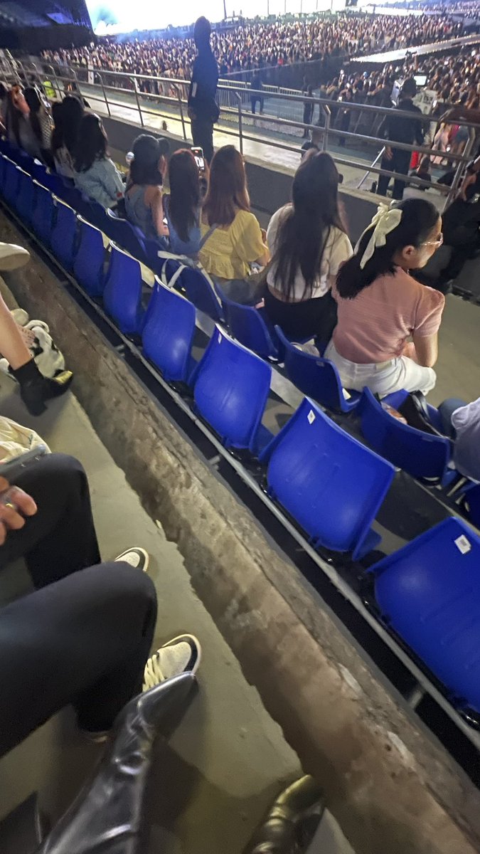 UaenCarat0912's tweet photo. HAHAHAHA TAENA DI MAN UMABOT NG AJU NICE GUMUHO https://t.co/ylwsUMkNhU