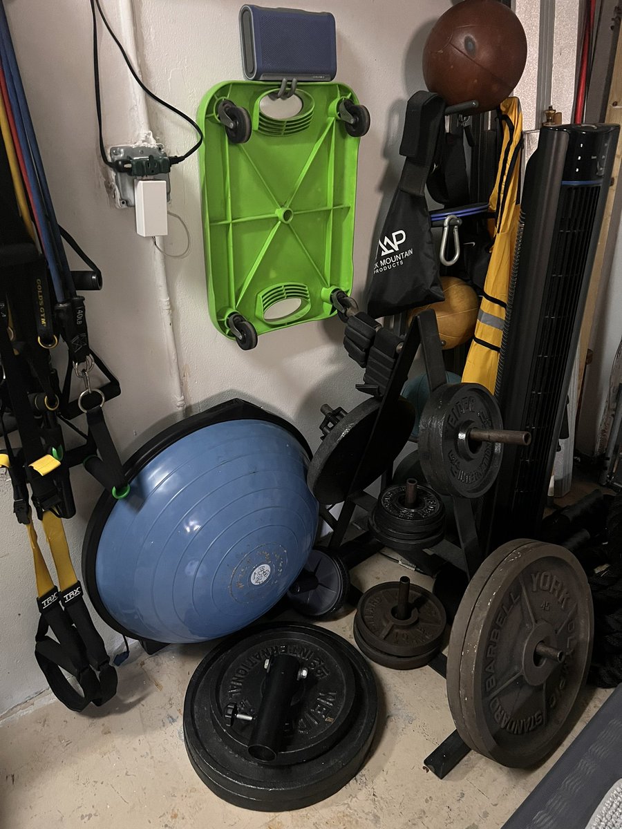 SteveShuch's tweet image. Saturdays are the day we bring out more toys! #SaturdaySweat #SaturdayMorning #PreInventHealth #LiveLoveLearnandTeach #FitnessJourney