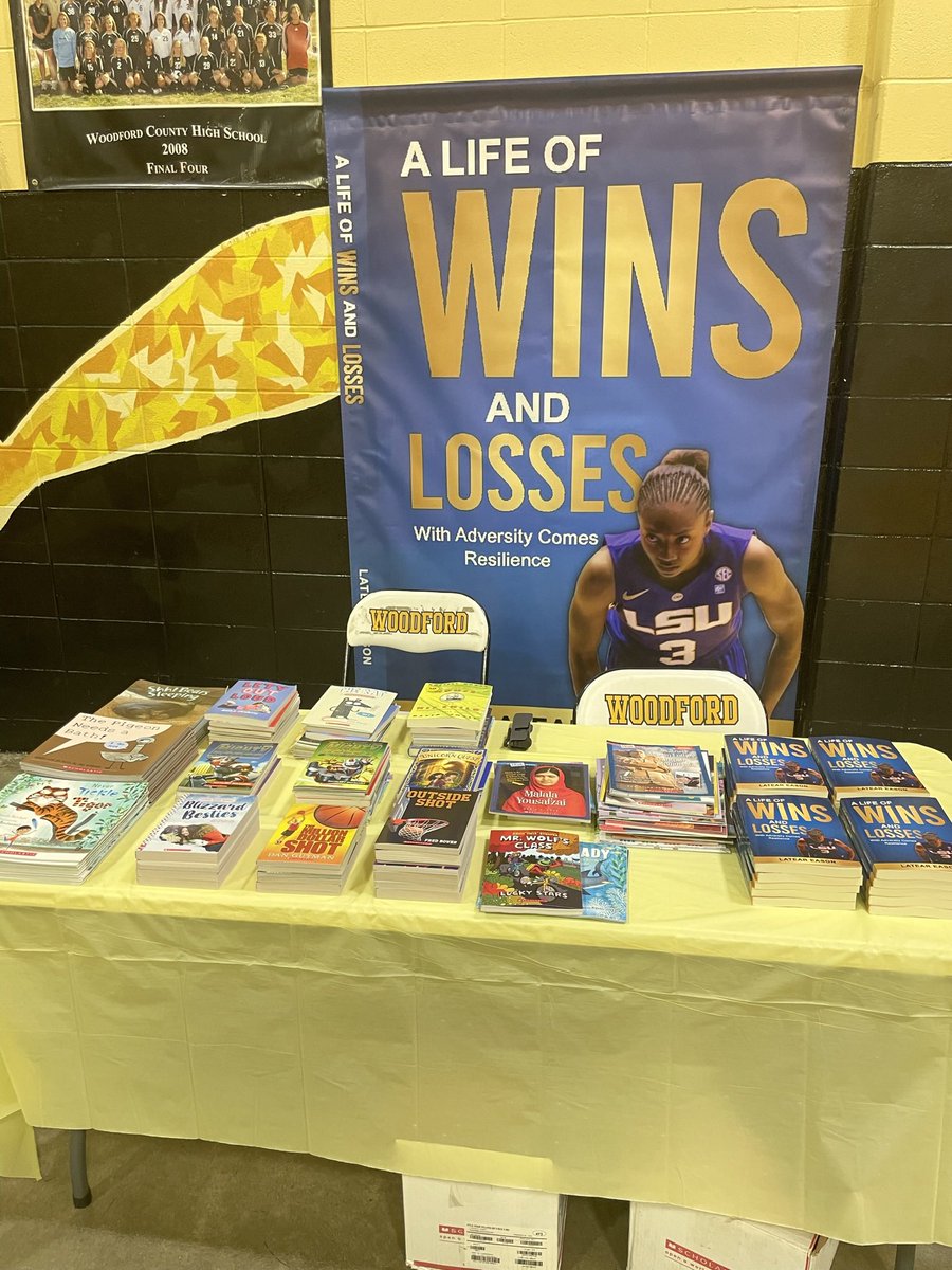 WoodfordGBB's tweet photo. Reading Awareness Night. 🏀📚🖤💛 https://t.co/uN4M4tbDdy