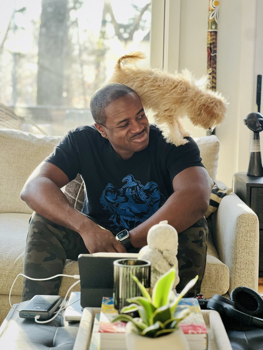 TheAgent_'s tweet image. Max doing Max things 🐶