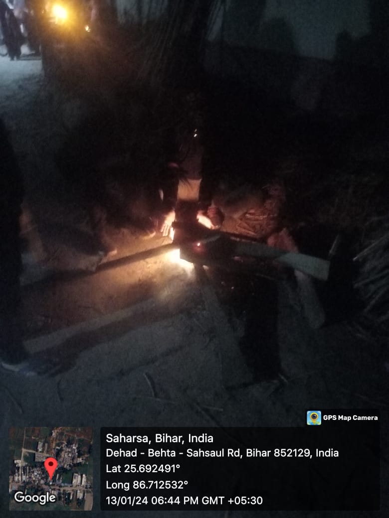 Nagarsonbarsha's tweet photo. ठंड एवं शीतलहर के बढ़ते प्रकोप को देखते हुए #सोनवर्षा_नगर_पंचायत के द्वारा नगर पंचायत स्थित विभिन्न जगहों पर अलाव की व्यवस्था प्रतिदिन नियमित रूप से की जा रही है।
#BiharUrbanDevelopmentAndHousingDept
#UDHDBIHAR
#npsonvarsha

@WhyManish
@SaharsaDm 
@UDHDBIHAR 
@MIB_India https://t.co/Y7hZaqsZmo