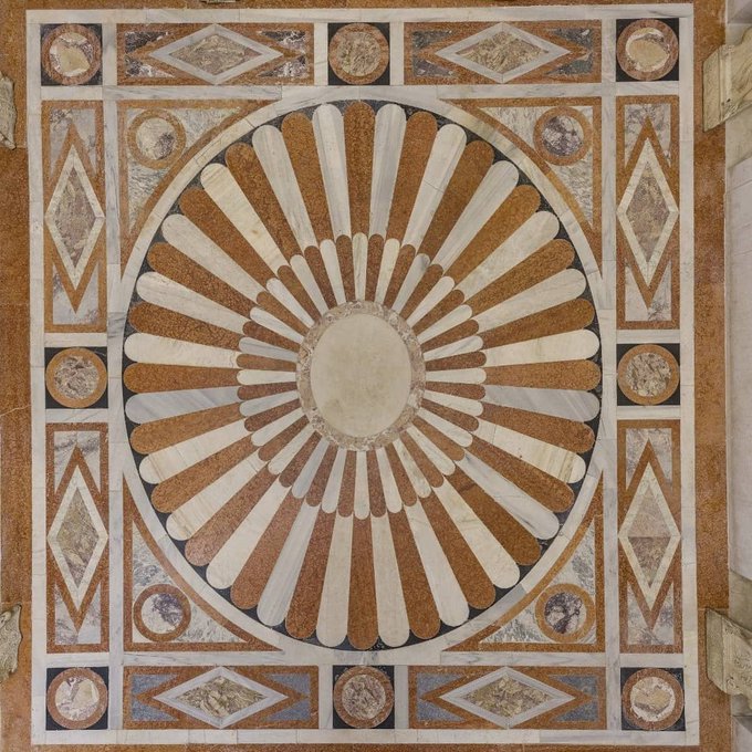 PalazzoGrimani's tweet photo. Il pavimento di marmi policromi della Tribuna di #PalazzoGrimani, 'museo' a pianta centrale derivato dallo studiolo rinascimentale, un luogo dal cui centro si ha una visione globale della collezione  #DomusGrimani #Mibact #museitaliani #Venezia #rinascimento #renaissance #museums https://t.co/P6sFKcJAc0