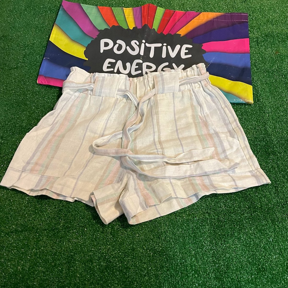 Indigo Rein Women's Paperbag High Rise Pockets Linen Blend Stripes Shorts Size L

#IndigoReinFashion
#PaperbagShorts
#HighRiseStyle
#LinenBlend
#StripedShorts
#SizeLFashion
#SummerFashion
#PocketsStyle
#CasualChic
#FashionComfort

ebay.com/itm/1262782715…