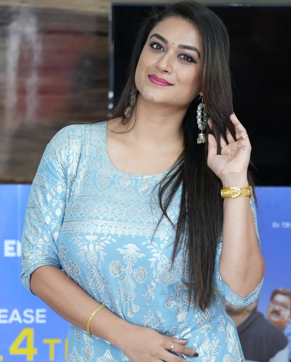 TanishaFan1's tweet photo. Tanisha is the best and genuine contestant. Strong woman, individual player, no unwanted ಡ್ರಾಮಾ , no fake ಕಣ್ಣೀರು, no ಸಿಂಪತಿ. She is the queen 👑
WE SUPPORT BENKI TANISHA 
#Tanisha #tanishakuppanda #benki #bbk10 #wesupportbenkitanisha https://t.co/lRp4zbOGUG