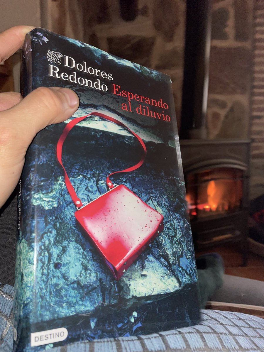 JuanmaGL13's tweet photo. @casadellibro Esperando al diluvio de @DoloresRedondoM!!! Mi regalo 🎁 en la noche de los Reyes Magos 👑 📖 muy bueno por el momento…, en su línea 📖 me siento afortunado https://t.co/QP9b9LLEH1