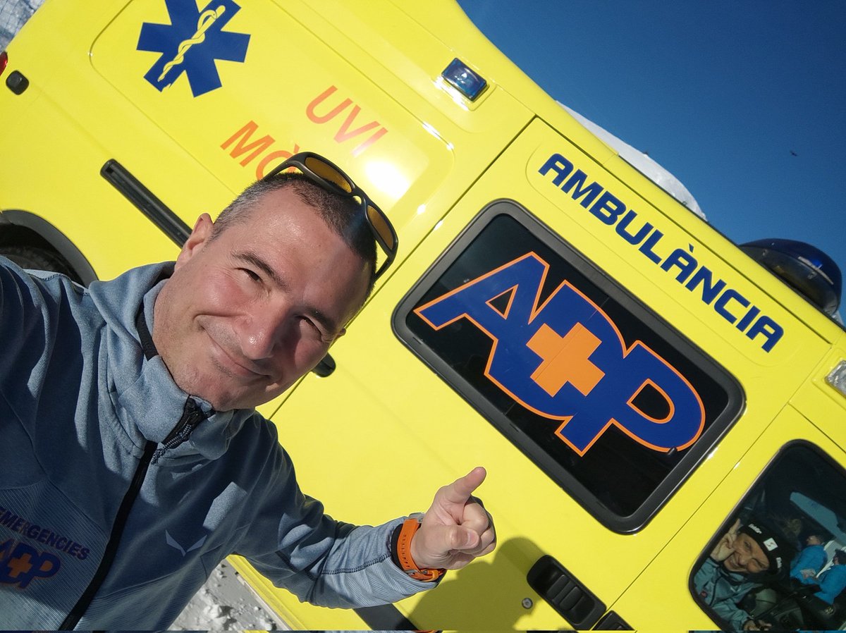 pedrolacacerola's tweet photo. #ServeisMèdics #Operatius @GseriesACA #gseries #icegladiators @ambulanciesADP @AndbankAND @AutoClubAnd #FederacióAndorranaMotociclisme https://t.co/BrQWBtULrv