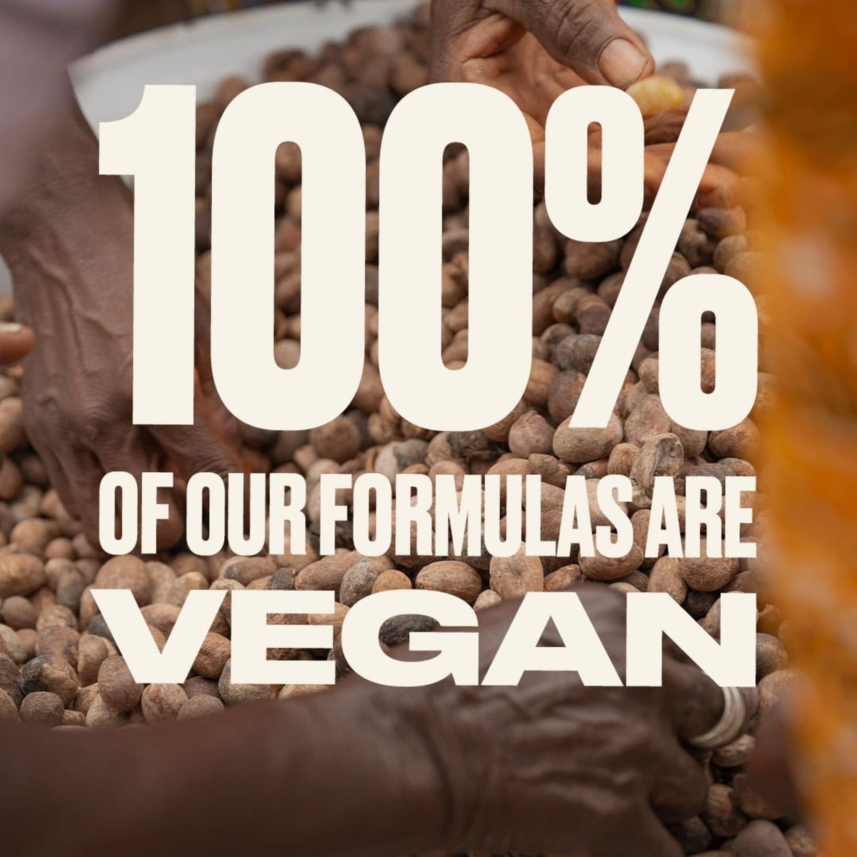 TheBodyShopGR's tweet photo. Η The Body Shop είναι πλέον 100% vegan! 🐇🥕 Είμαστε υπερήφανοι που πετύχαμε τον φιλόδοξο στόχο που είχαμε θέσει το 2021 και πλέον όλες οι συνθέσεις των προϊόντων μας είναι πιστοποιημένες από την The Vegan Society! #TheBodyShopGreece
#TheVeganSociety #VeganBeauty #Veganuary https://t.co/0QrQT5cypD