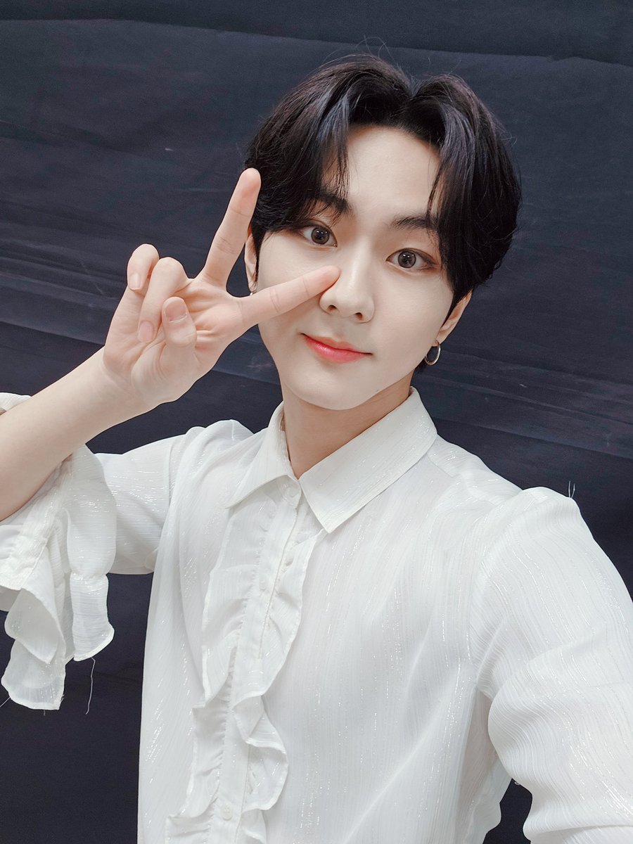 enhypenweverse's tweet photo. [ #정원’s Post ] 240113

#JUNGWON: Today was an extremely happy day
Fighting for tomorrow too🔥🔥
I really love you guys❤️
Let’s go for tomorrow too~

@ENHYPEN_members @ENHYPEN #ENHYPEN #엔하이픈 https://t.co/rxewCccLEf
