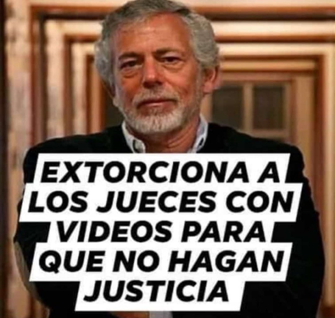 abanto31's tweet photo. ¿Cómo calificarían a este mercenario del periodismo?
@FiscaliaPeru @congresoperu @Poder_Judicial_ https://t.co/8e4EH8pNY3