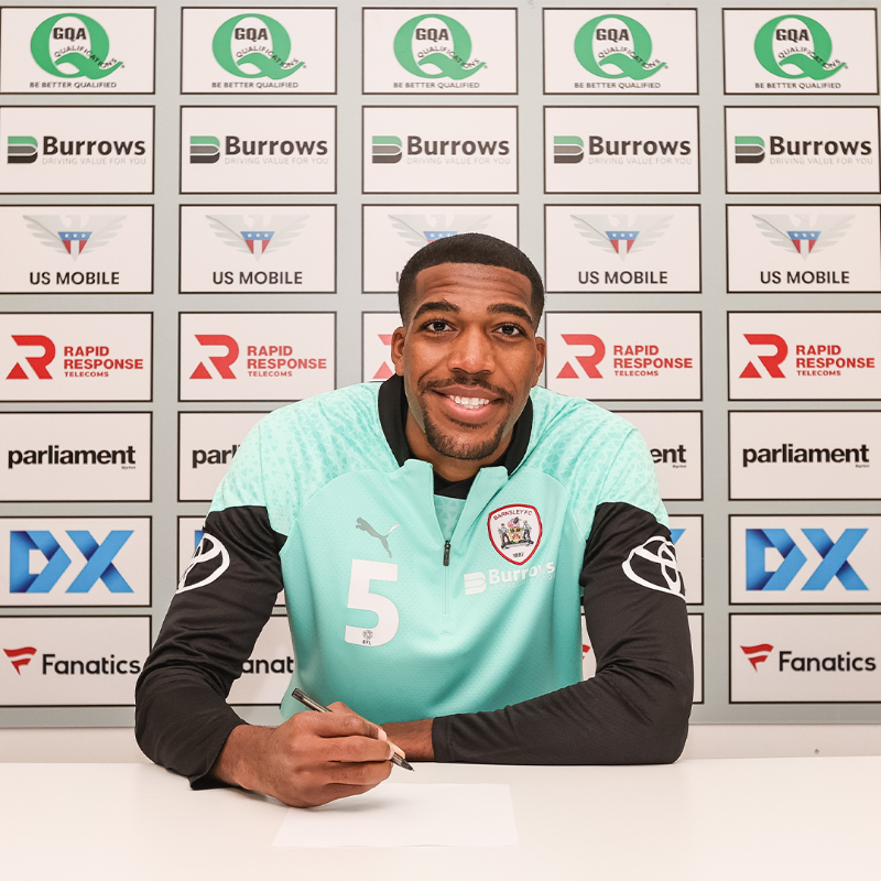 BarnsleyFC's tweet photo. 🤝 We are delighted to announce the signing of Donovan Pines, subject to international clearance and a successful visa application!