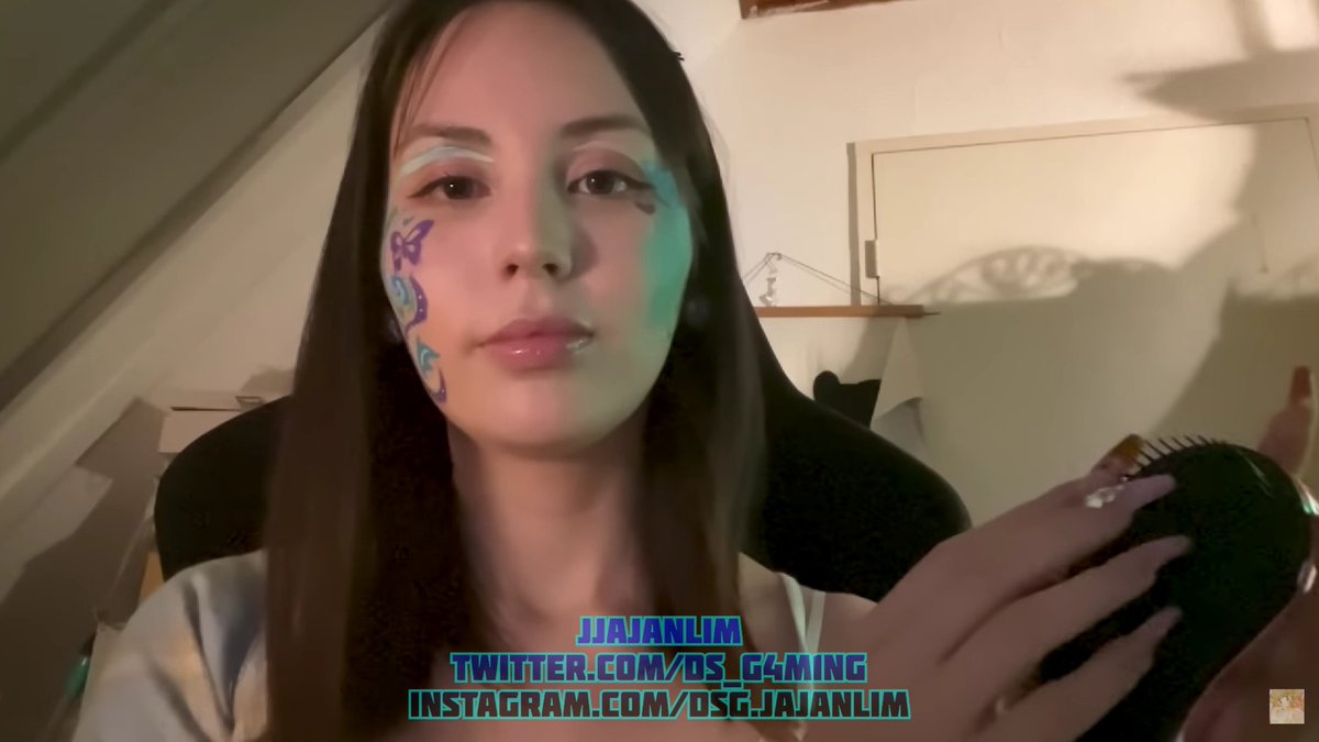 DS_G4m1ng's tweet photo. From last two to the number 254 likes that's me this Ol' Classic ASMR are so sleepy I'll put my phone on the side of my pillow and sleep 💙💗😴 I love your old videos too #ASMRBlueKatie #ASMR #asmrmakeup #lofi #asmrlofi #foryou https://t.co/jtmTgRP5al