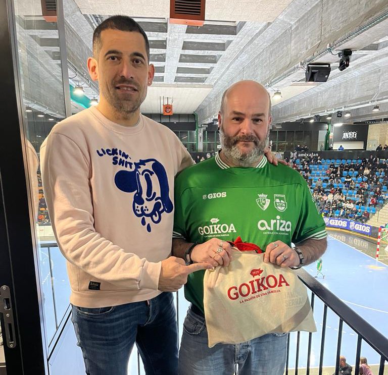 CDXOTA's tweet photo. 😋 La merienda, siempre con #Goikoa

Enhorabuena al afortunado que ayer se llevó un magnífico lote de productos cárnicos por cortesía de nuestro patrocinador.

Zorionak! 💚 https://t.co/iqpAedmAR4