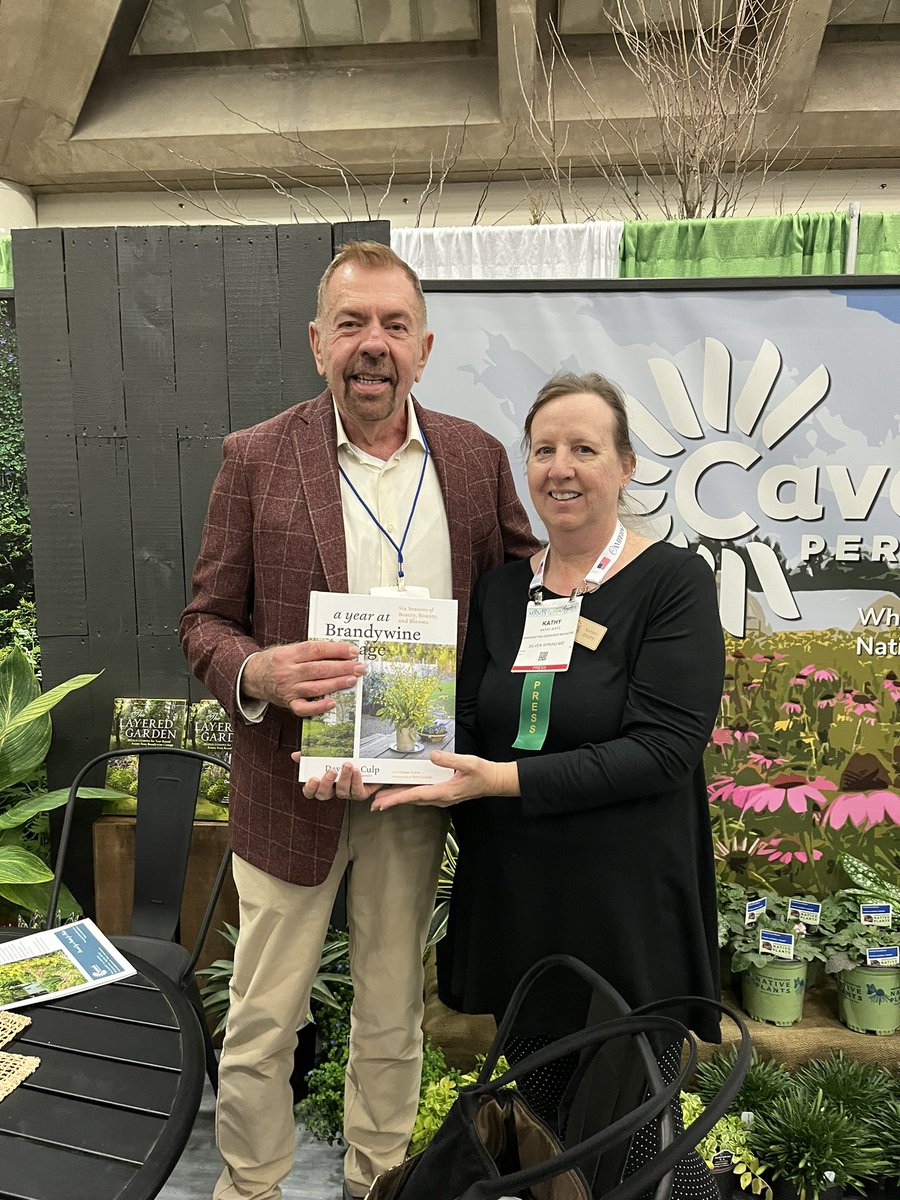 Hung out with some cool horticultural folks this week @mantsbaltimore - the show is so huge that I always regret not having more time to chat and all the people I saw that I totally forgot to take pics with! #gardendc #mantsbaltimore #mants2024 #gardeningx  #plantpeople