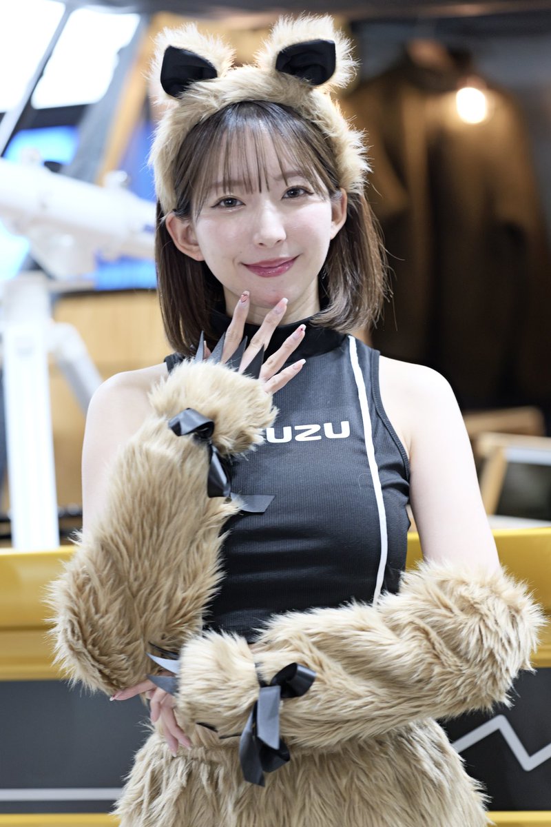 pon_pon_ta82's tweet photo. 村上楓さん@kaemuuu
とっても可愛い😍
衣装も似合ってた‼︎
#kaemuuu
#いすゞ #モデル
#TOS2024
#東京オートサロン2024 https://t.co/7nX0sXzA9F