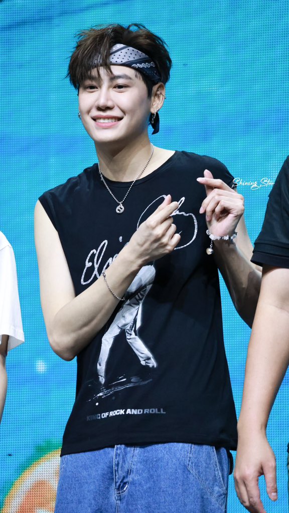 ShiningStarBP's tweet photo. 24.01.13 Singapore FM

Sunshine Boy 💖😘

#bb0un 
#BetweenUsFMinSG2024 https://t.co/WFKYasQWJC