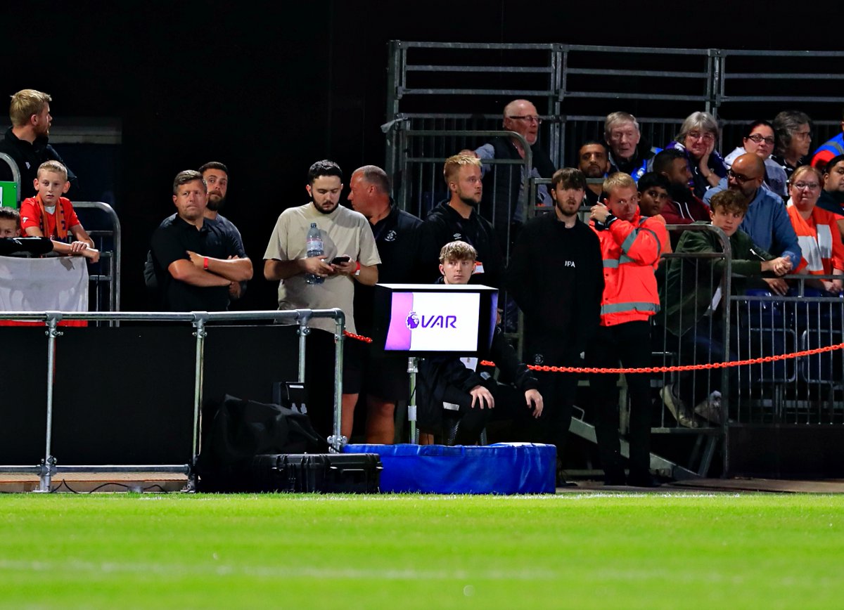 The_Lutonian's tweet photo. Opinion: VAR call should be watershed moment to end goalkeeper protection racket https://t.co/YppNGuhNKU https://t.co/4SBQB5Hku6